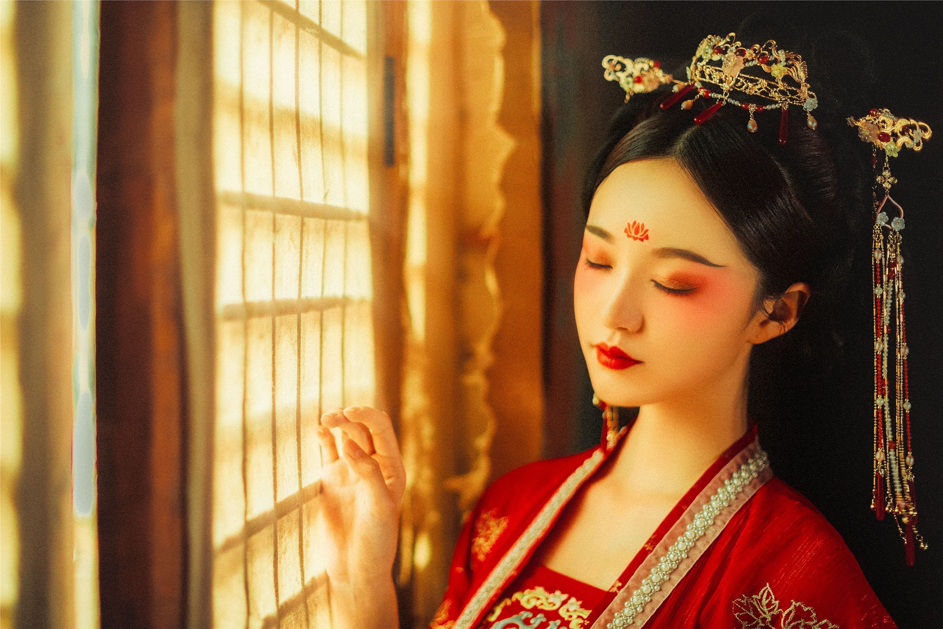 YITUYU艺图语 2021.08.23 梦千年 沧霁桔梗